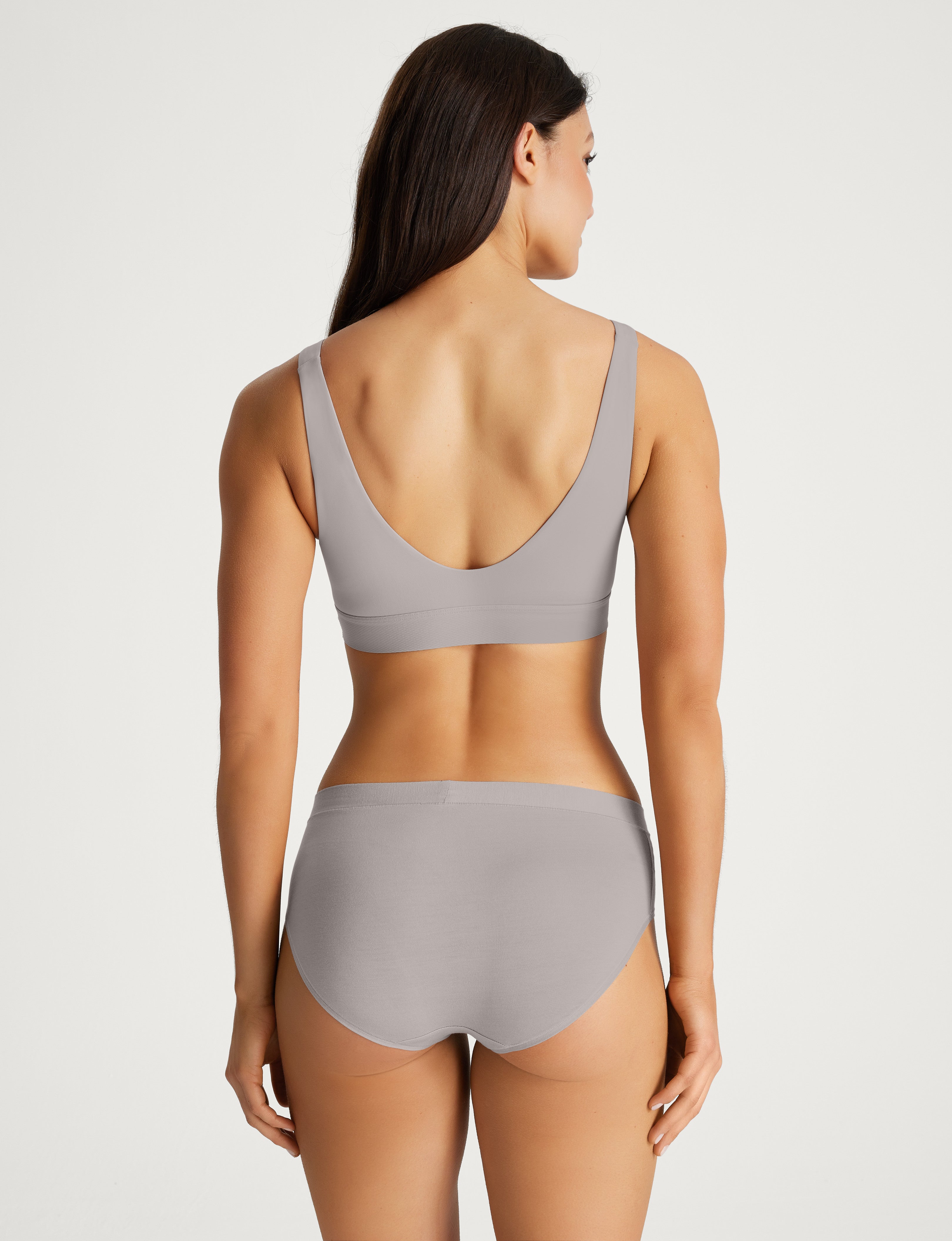 Second Skin Pullover V-Neck Bra