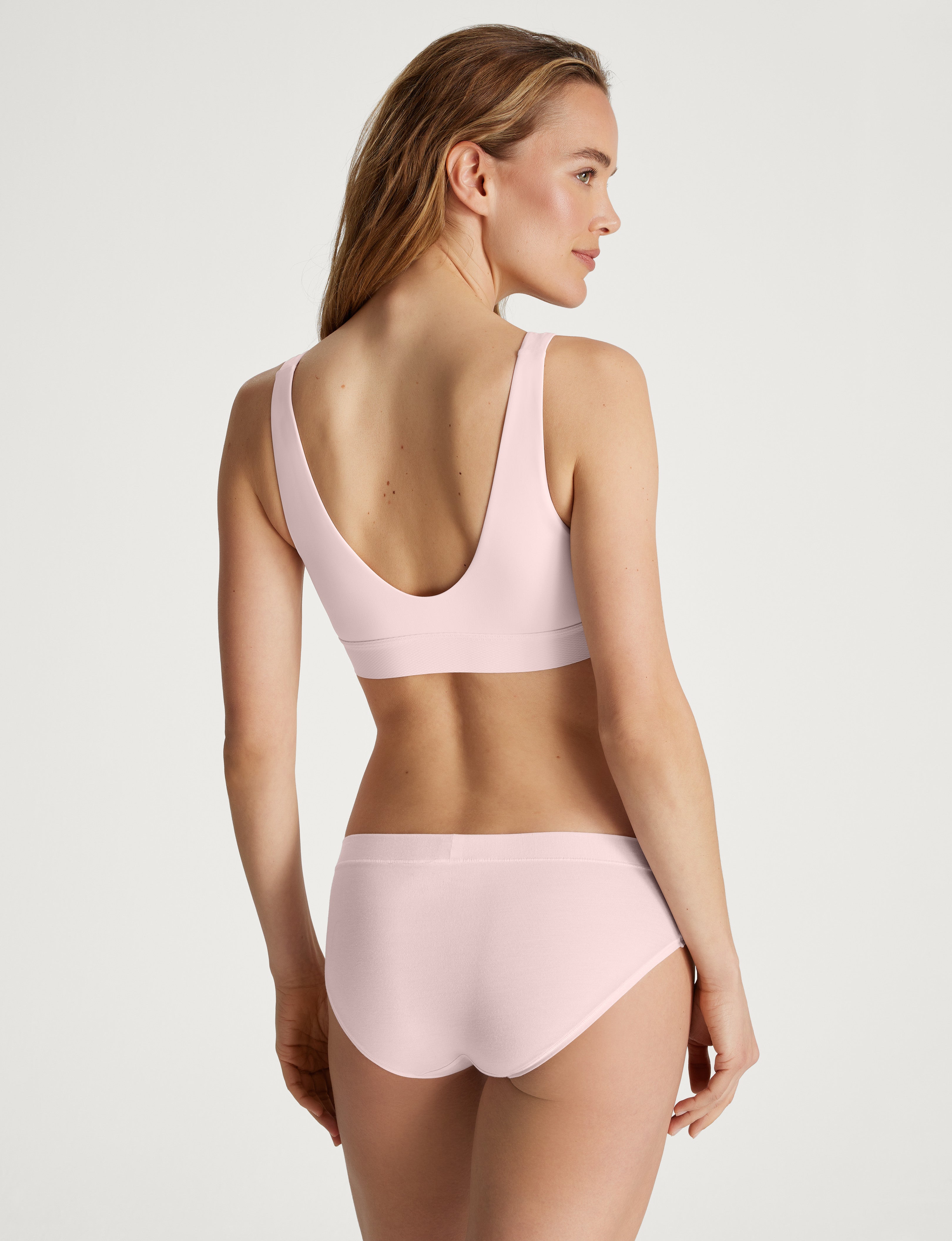Second Skin Pullover V-Neck Bra