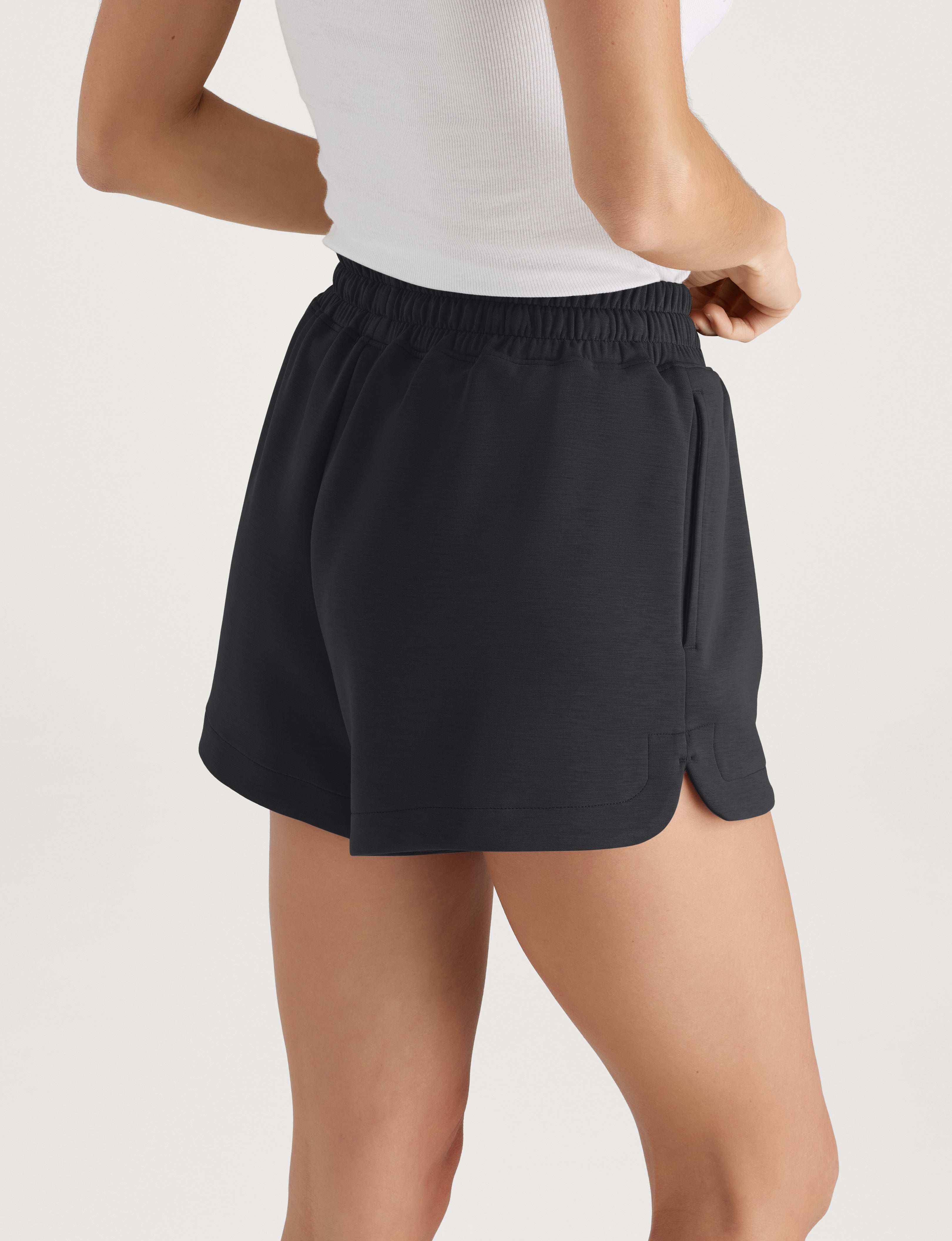 Women's Luxe Traveler Knit Mid-Rise Short